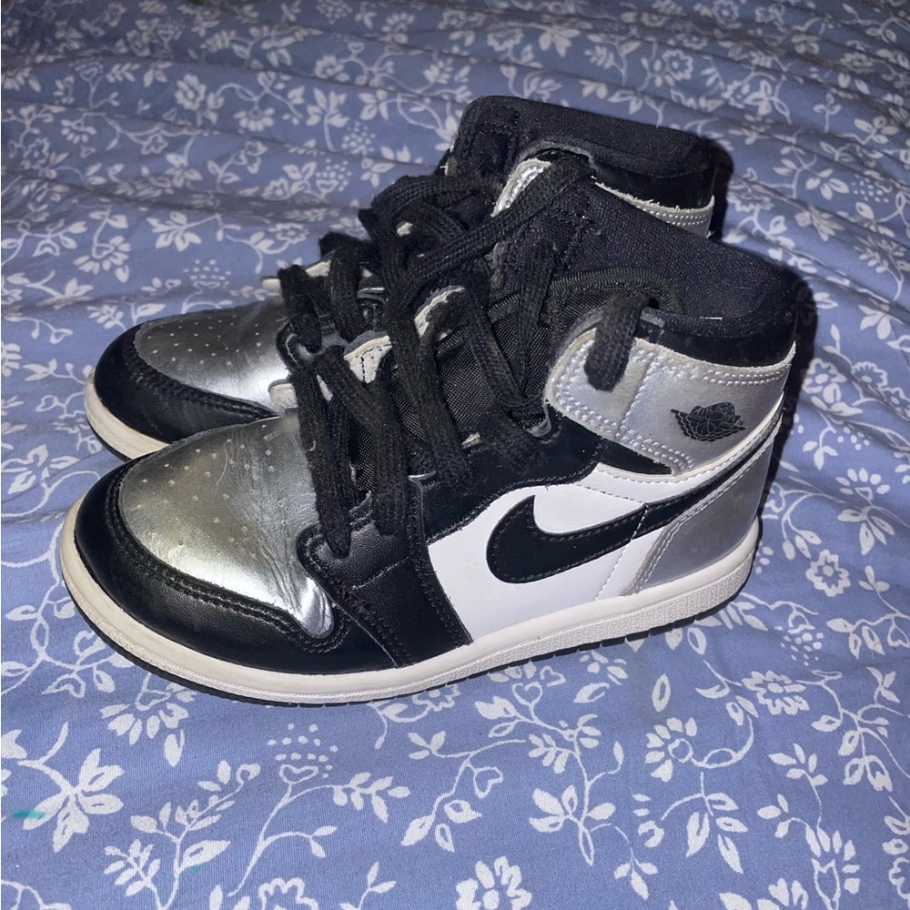 Used Jordan 1s white black and silver size 10